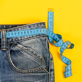 Guida su come stringere i pantaloni
