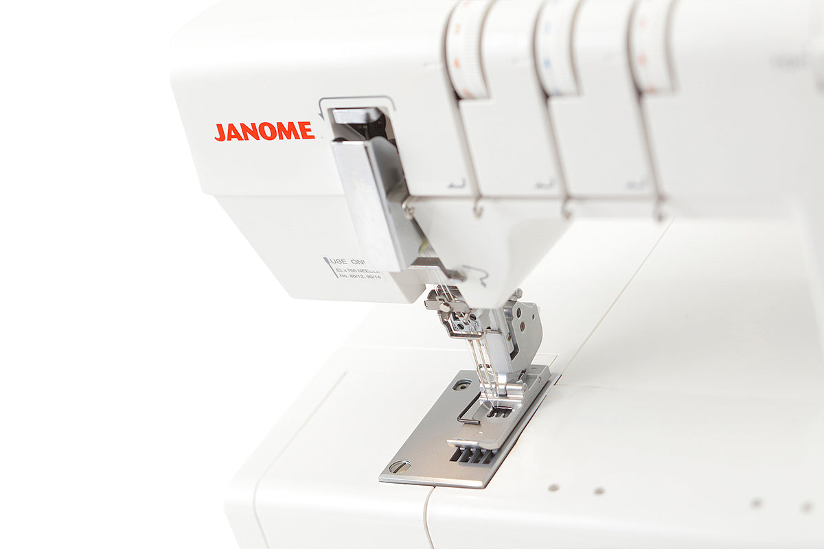 Janome Cover Pro 2000 CPX con 5 anni di garanzia
