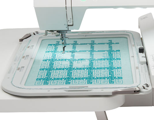 Janome Memory Craft 550E Macchina per ricamare con 4 telai inclusi, superficie di ricamo da 360 x 200 mm