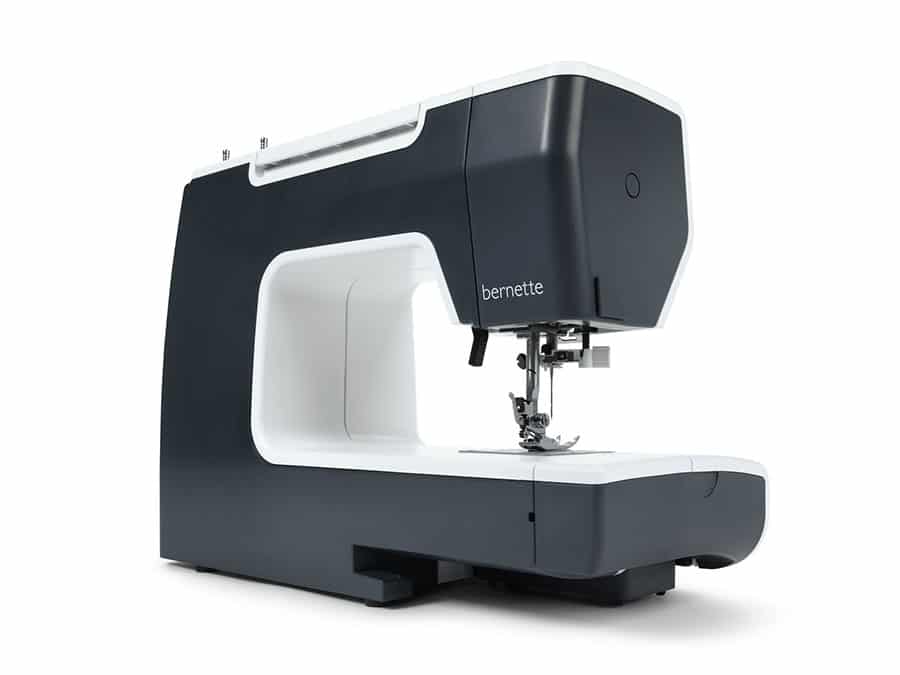 Macchina per cucire meccanica Bernette B 33 By Bernina