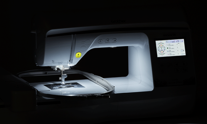 Macchina per ricamare Brother Innov'is NV870
