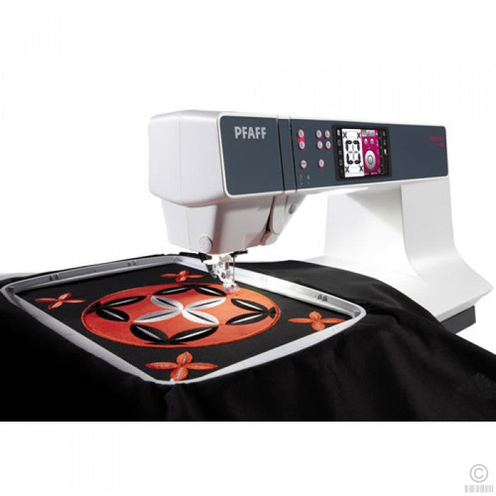 Macchina per cucire e ricamare Pfaff Creative 3.0 con 5 anni di garanzia e software gold omaggio