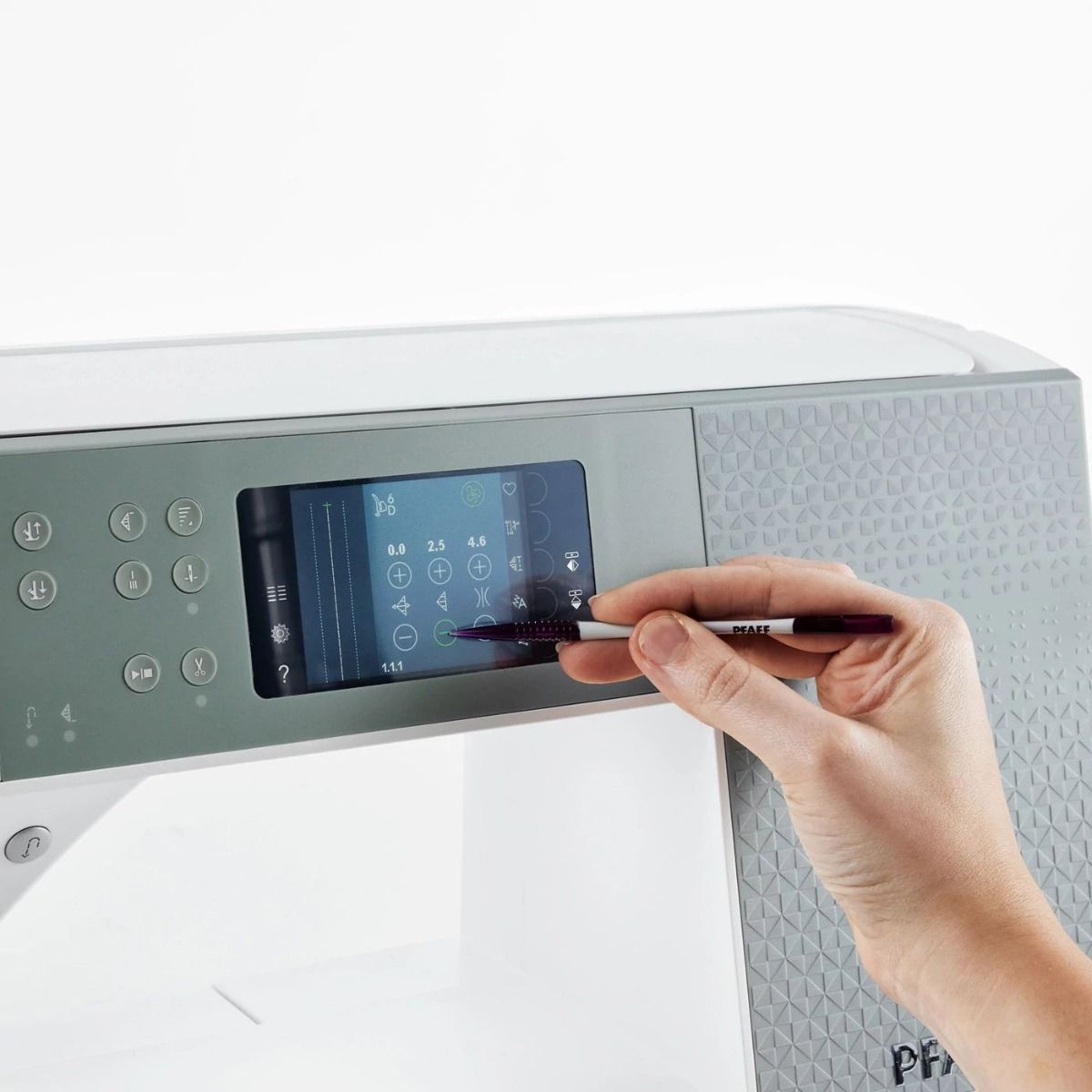 Pfaff expression 720 Special Edition 5 anni di garanzia piedini extra