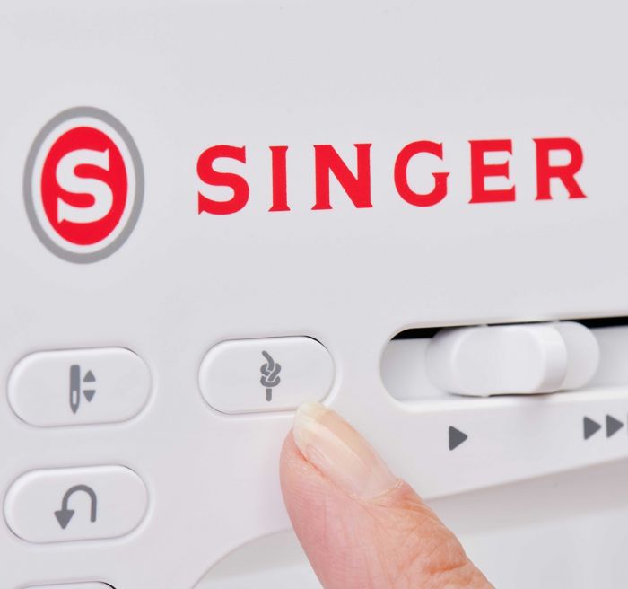 Macchina per cucire Singer ELITE CE 677 con piedino tagliacuci e 5 anni di garanzia