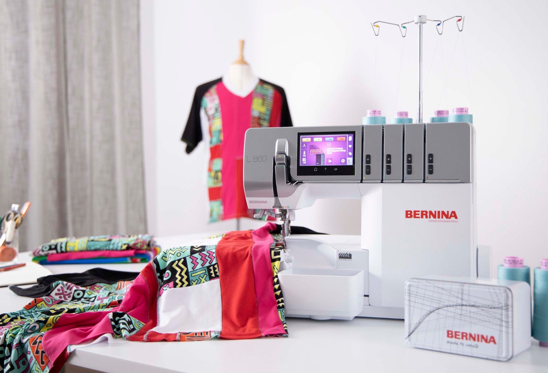 Tagliacuci Bernina L860 - Cucireonline