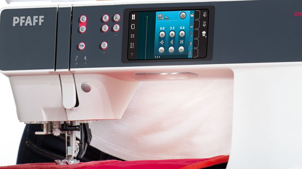 Macchina per cucire e ricamare Pfaff Creative 3.0 con 5 anni di garanzia e software gold omaggio - Cucireonline