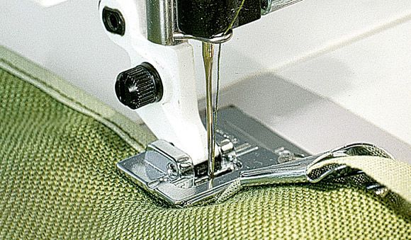 Piedino Husqvarna per sbieco da 6mm - Cucireonline