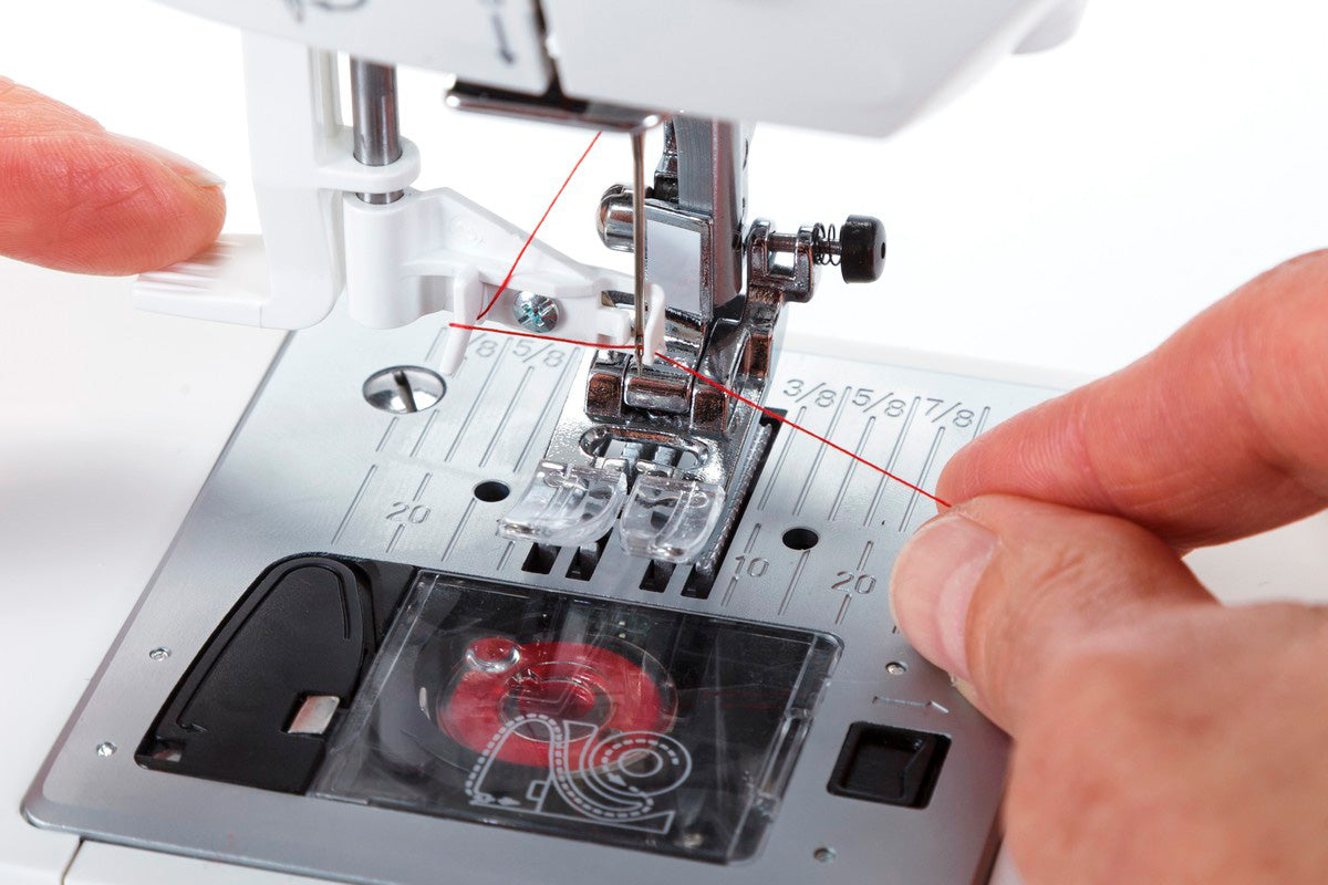 Macchina per cucire elettronica Singer C7225 con piedino tagliacuci e 5 anni di garanzia - Cucireonline
