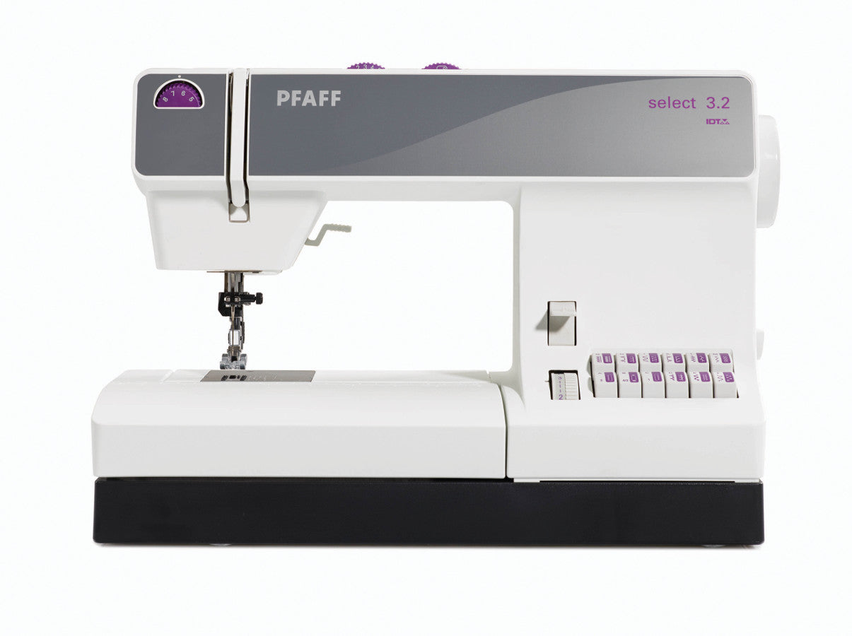 Pfaff Select 3.2  per cucire meccanica  con 5 anni di garanzia e set aghi omaggio - Cucireonline