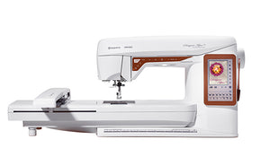 Husqvarna Viking Designer Topaz 40 con  10.000 metri di filo e software gold omaggio. 5 anni di garanzia