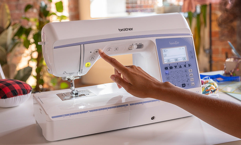Macchina per cucire elettronica Brother Inventio NV 1350