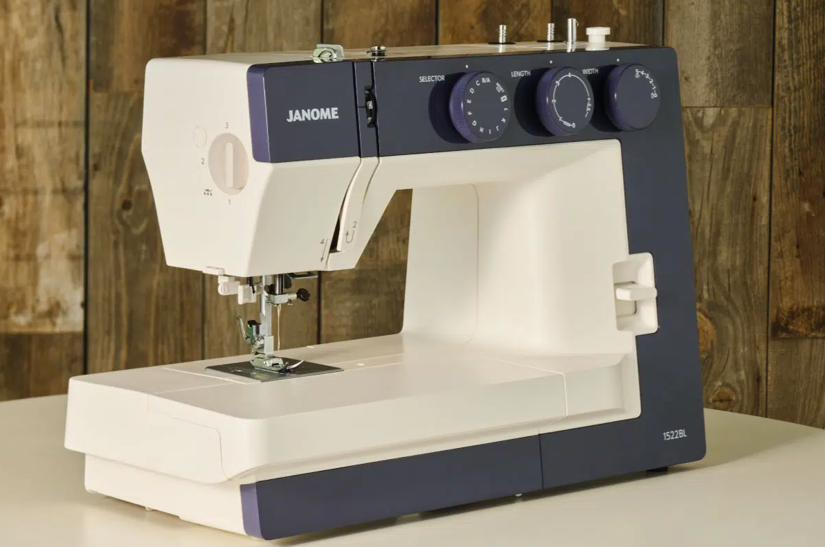 Janome 1522BL Mechanical Sewing Machine with Overlock Foot