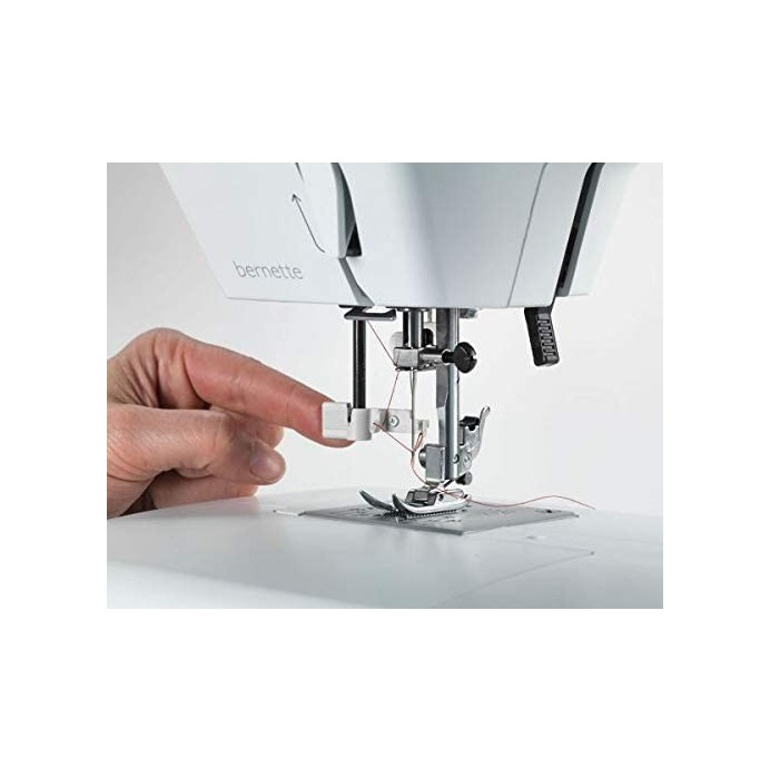 Bernette 05 ACADEMY Mechanische Nähmaschine mit Overlock-Fuß