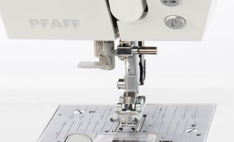 Pfaff Ambition 620 Electronic Sewing Machine IDT | with free extension table