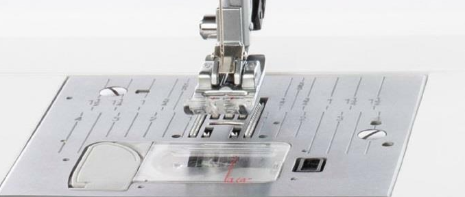 Pfaff Ambition 620 Electronic Sewing Machine IDT | with free extension table