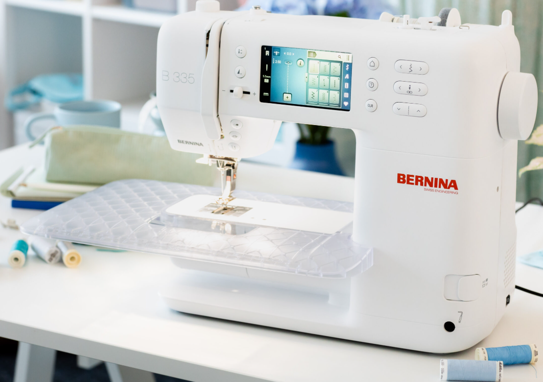 Bernina 335 Macchina per cucire elettronica con 5 anni di garanzia