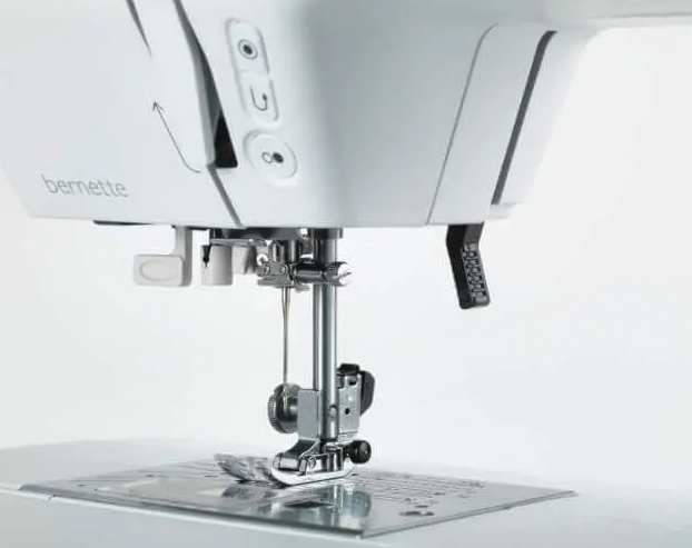Bernette B 38 by Bernina  Macchina per cucire elettronica
