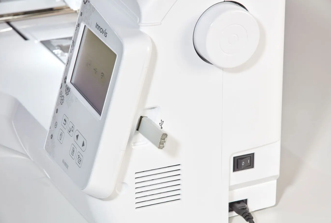 BROTHER INNOV-IS NV880E Macchina per ricamare
