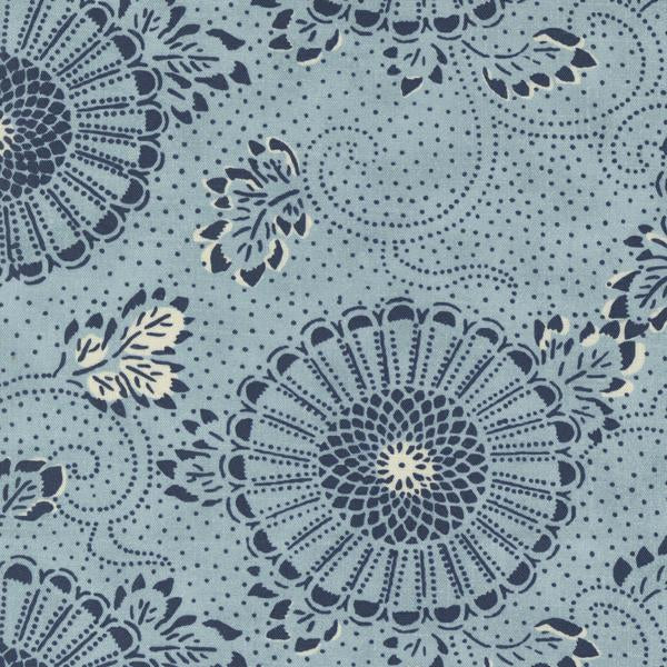 Indigo Blooming by Debbie Maddy - Cucireonline
