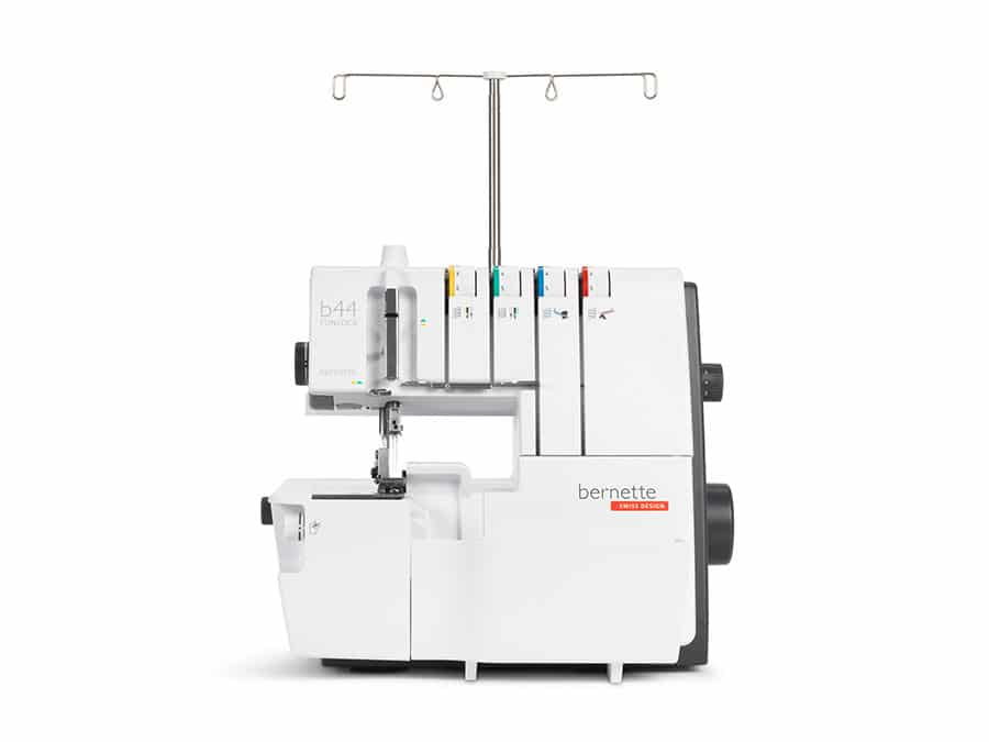 Tagliacuci Bernette B 44 by Bernina con 10.000 metri di filo omaggio - Cucireonline