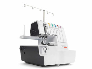 Tagliacuci con punto di copertura Bernette B 48 by Bernina con 10.000 metri di filo omaggio
