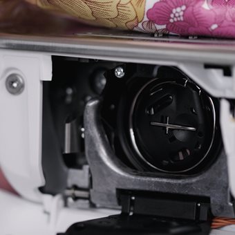 Bernina 570QE NEW