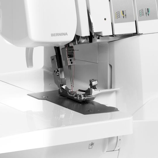 Tagliacuci Professionale Bernina tagliacuci 460L con 10.000 metri di filo omaggio