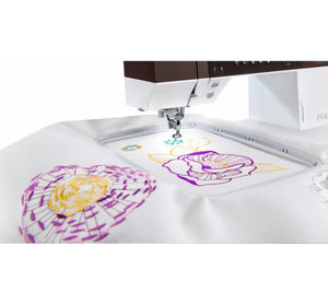 Macchina per cucire e ricamare Pfaff Creative Ambition 640 5 anni di garanzia, kit piedini ANNIVERSARY e software Gold omaggio