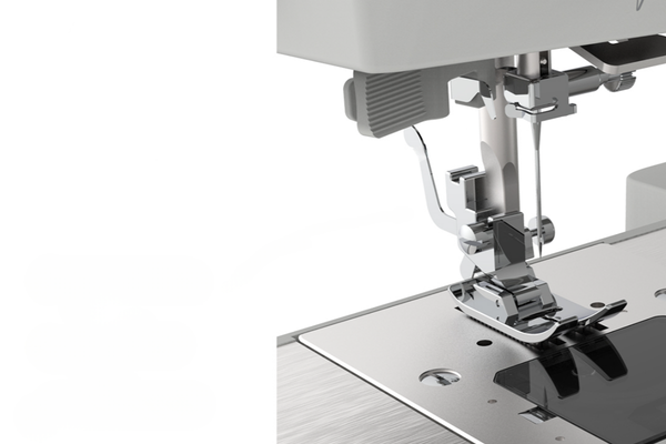 Necchi Q132 A Máquina de coser mecánica con mesa extensible y joya Morellato