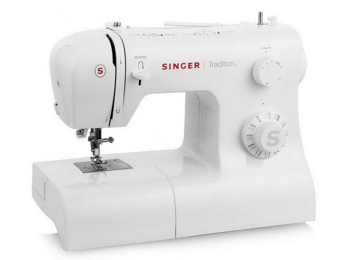 Singer Tradition 2282 con piedino tagliacuci omaggio e 5 anni di garanzia