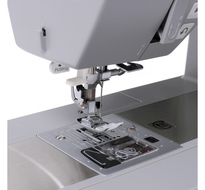 Macchina per cucire elettronica Singer H D6705C con 5 anni di garanzia e piedino tagliacuci omaggio