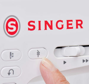 Macchina per cucire Singer ELITE CE 677 con piedino tagliacuci e 5 anni di garanzia