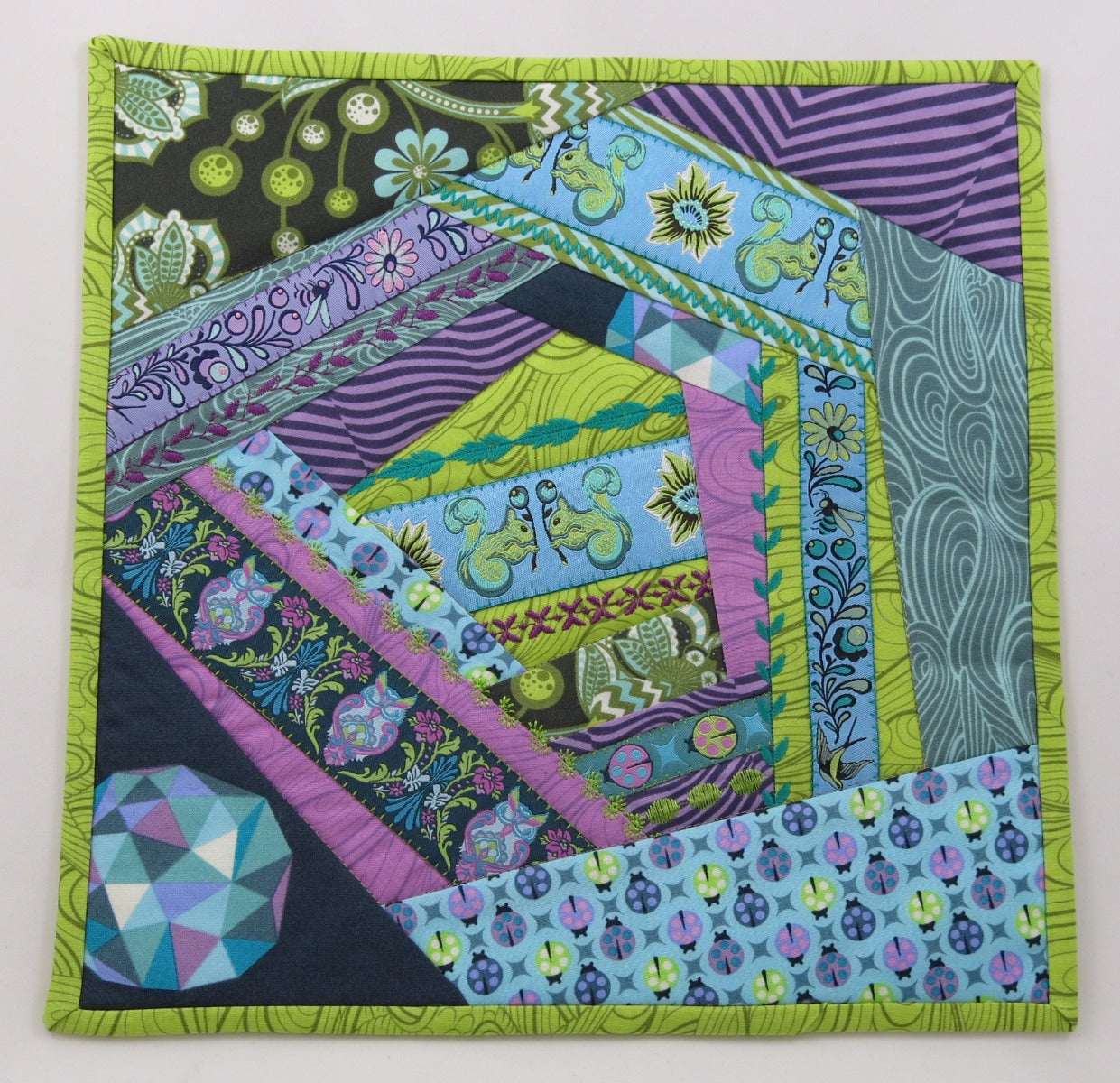 Crazy Quilt Ruler - Cucireonline